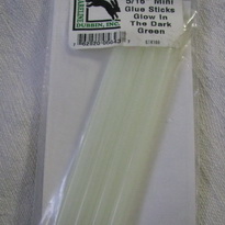 ������� ������� (4��. 100 ��.)  5/16 Mini Glue Sticks glow in the dark green Hareline